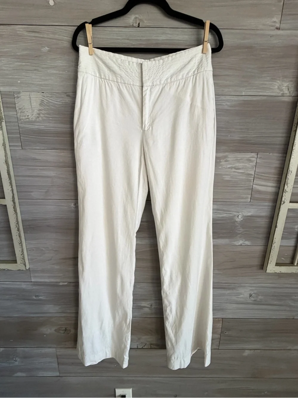 Banana Republic Women’s White Linen Pants fully lined
